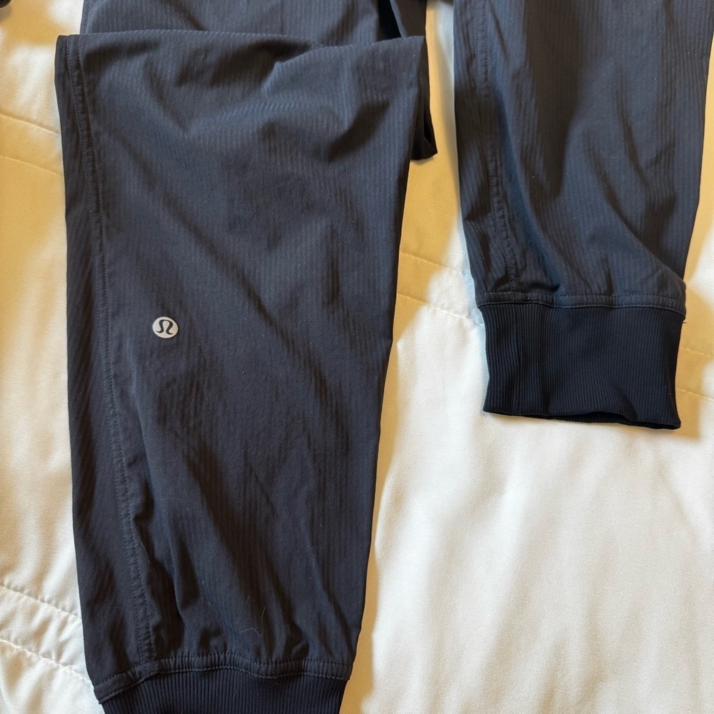 Lululemon Women’s Dance Studio Mid-Rise Jogger 28” Black size 6 Casual Hiking - Picture 11 of 14